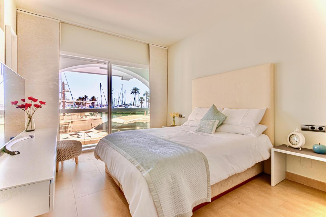 Puerto Marina Apartment 贝纳尔马德纳 外观 照片