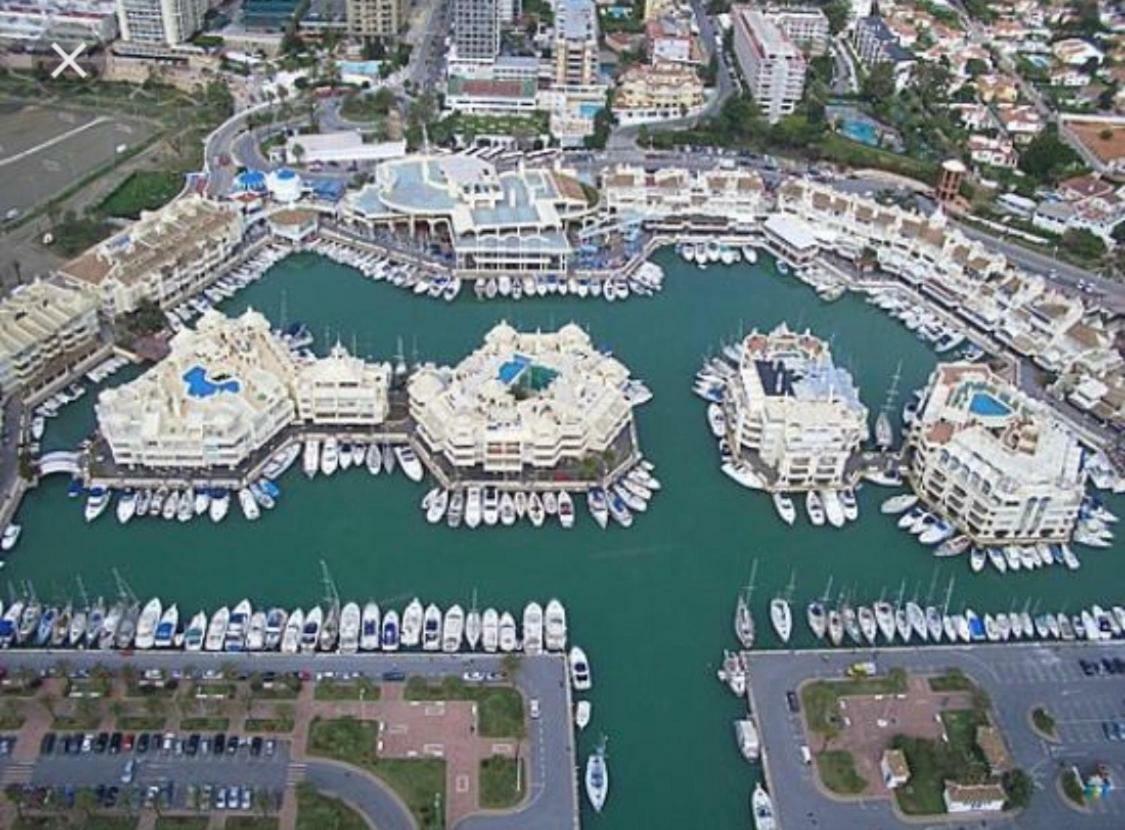 Puerto Marina Apartment 贝纳尔马德纳 外观 照片